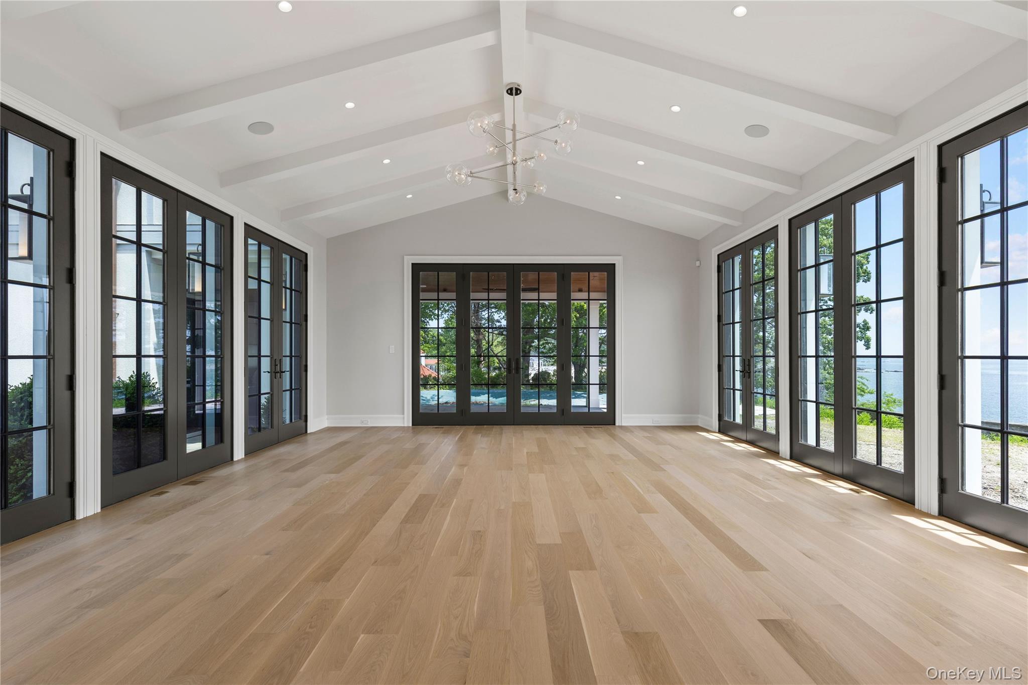 104 Premium Point Road Mamaroneck Mamaroneck, NY 10801