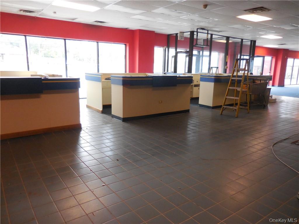 77 N Plank Road Out of NYC Newburgh, NY 12550