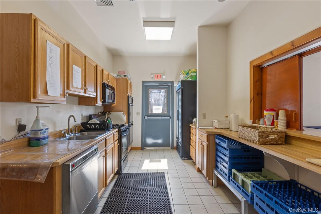 200 Cardinal Road Out of NYC Hyde Park, NY 12538