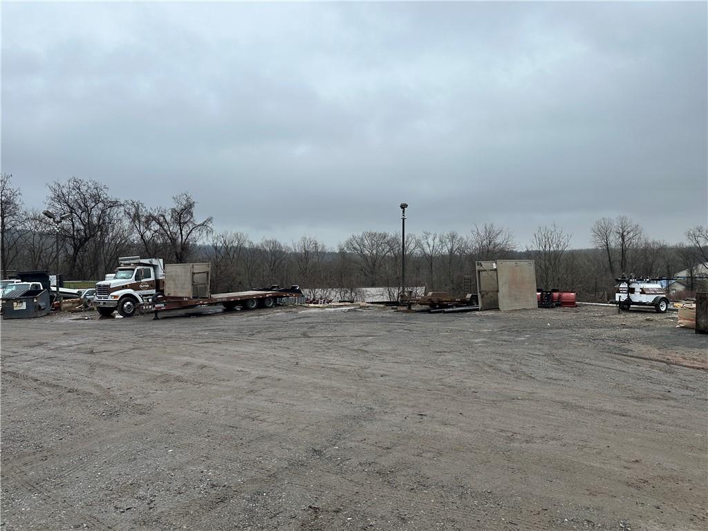 419 Western Highway Garage 2 Out of NYC Tappan, NY 10983