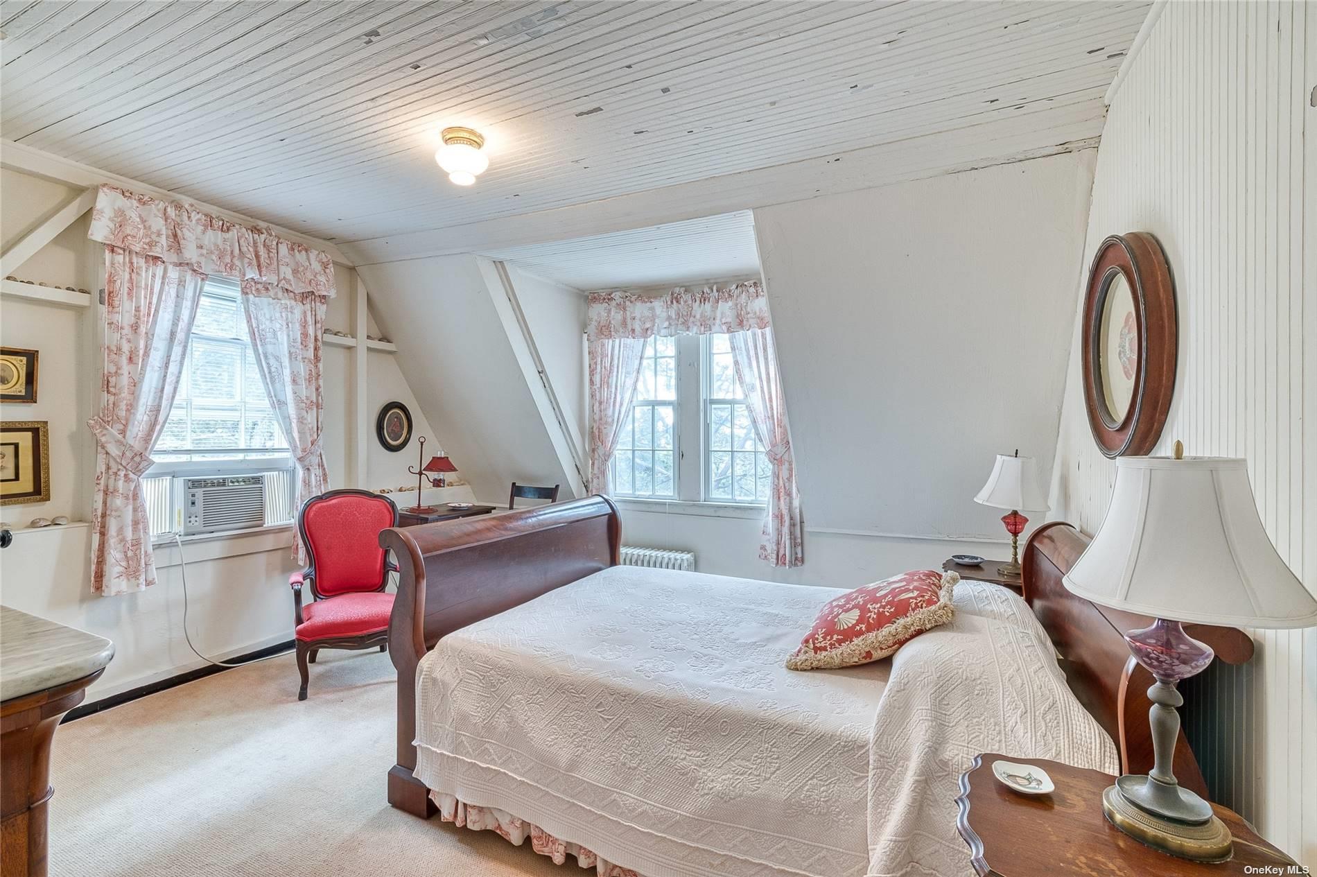 1695 Old Woods Path Southold Southold, NY 11971