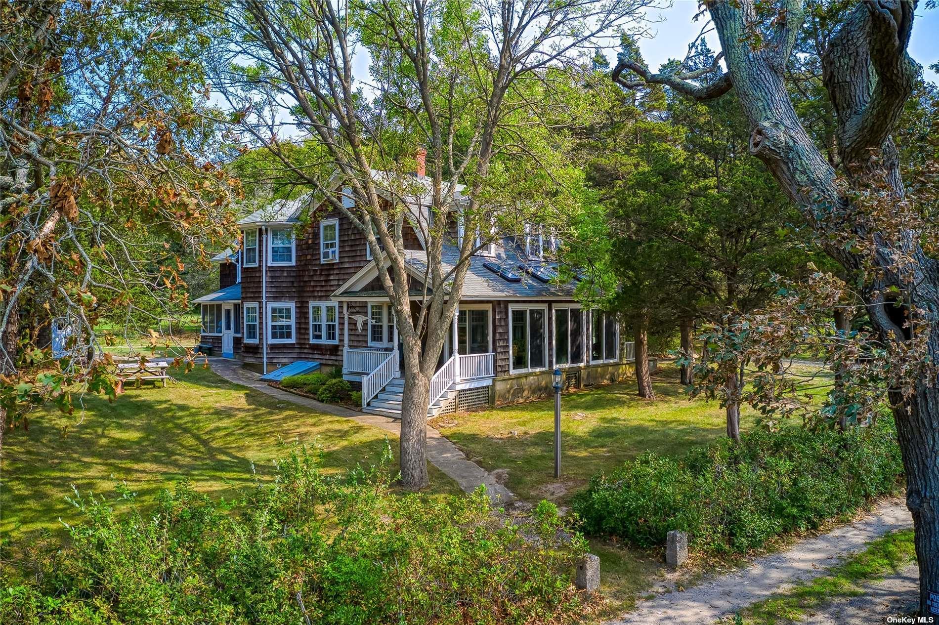 1695 Old Woods Path Southold Southold, NY 11971