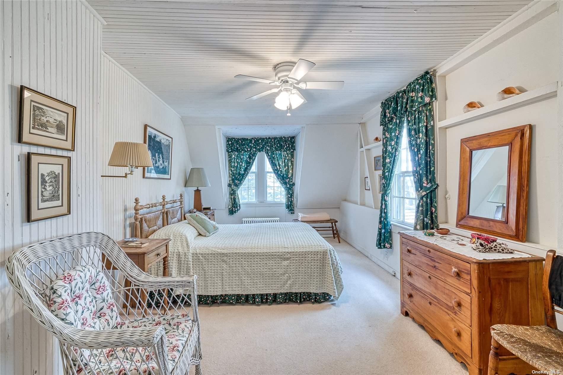 1695 Old Woods Path Southold Southold, NY 11971