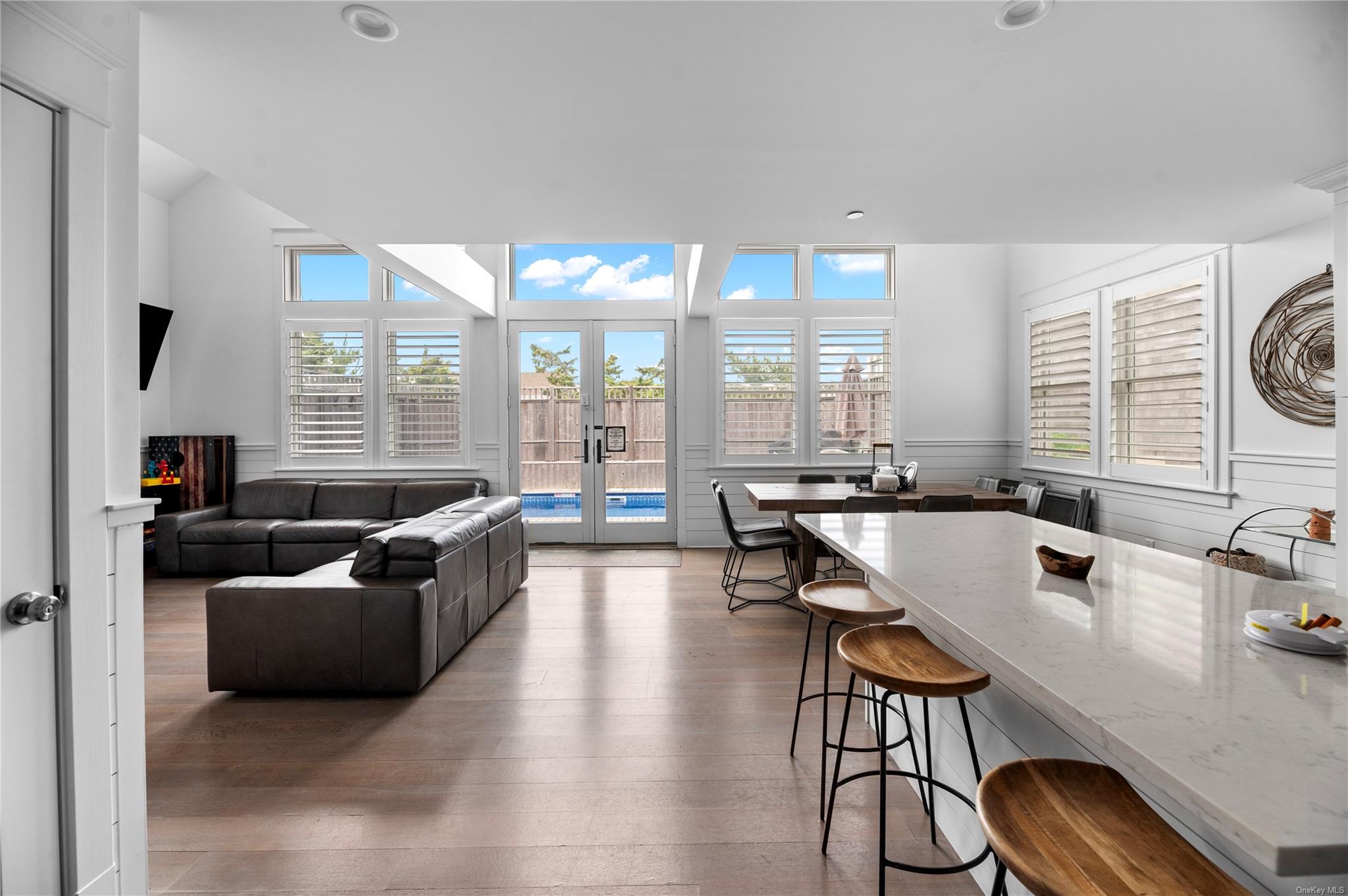 386 Dehnhoff Ocean Beach Ocean Beach, NY 11770