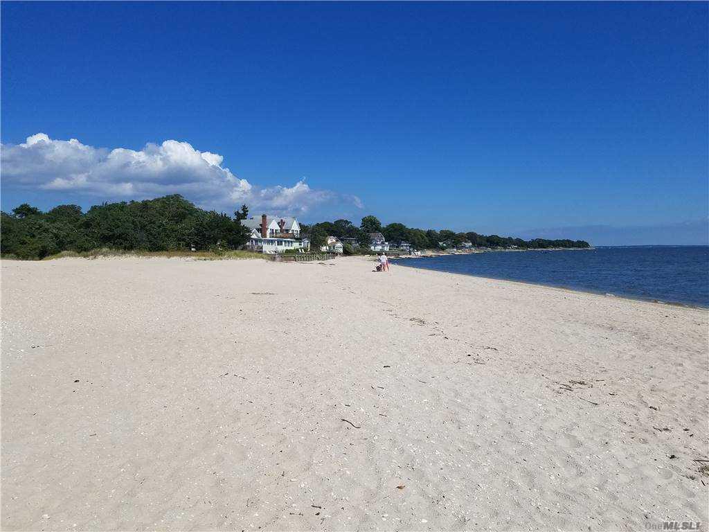 15 Downs Boulevard Jamesport Jamesport NY 11947