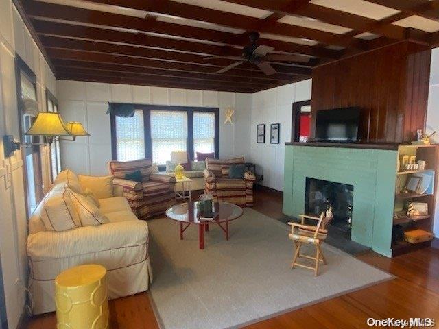 102 Marine Walk Saltaire, NY 11706