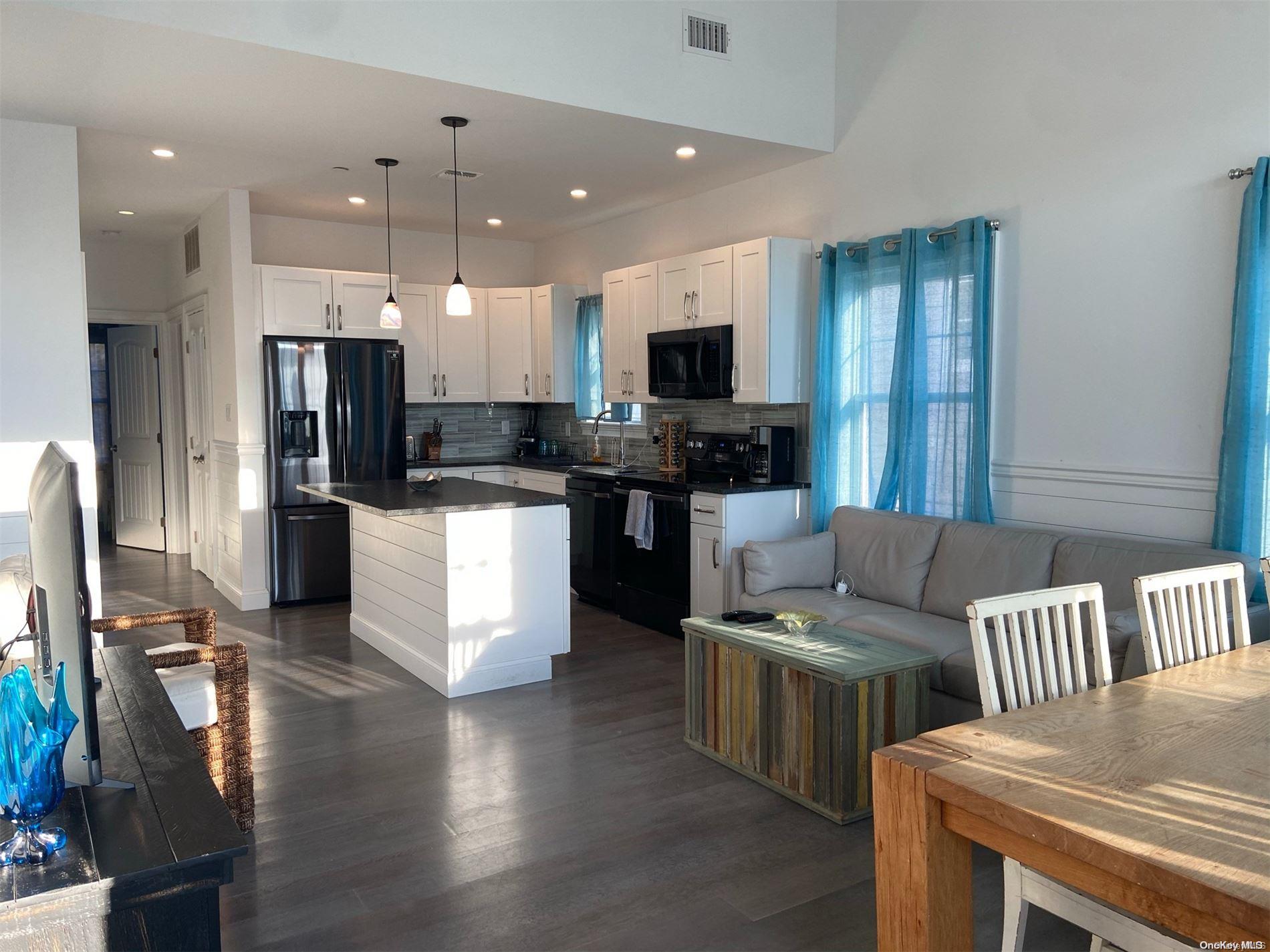 343 Dehnhoff Ocean Beach Ocean Beach, NY 11770