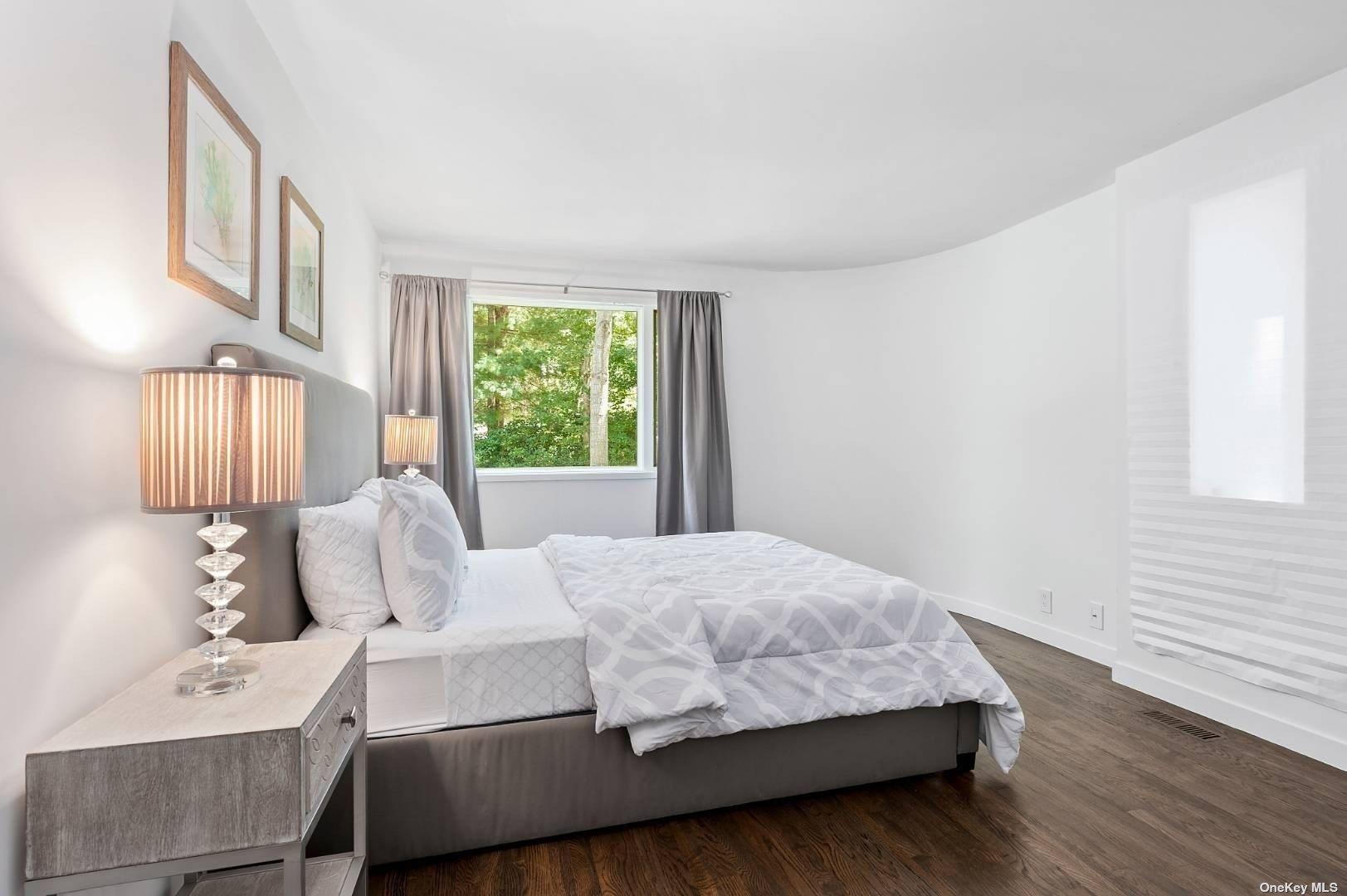 14 Elishas Path Wainscott Wainscott, NY 11975