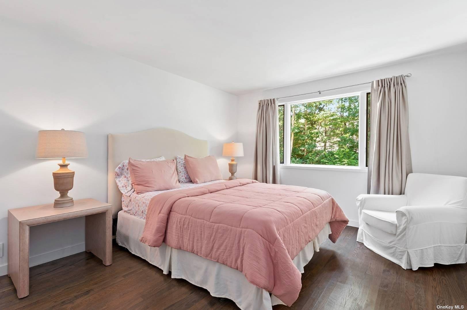 14 Elishas Path Wainscott Wainscott, NY 11975