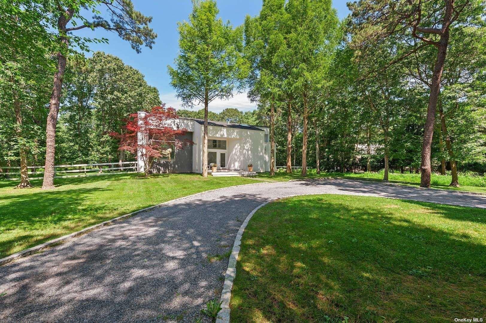 14 Elishas Path Wainscott Wainscott, NY 11975