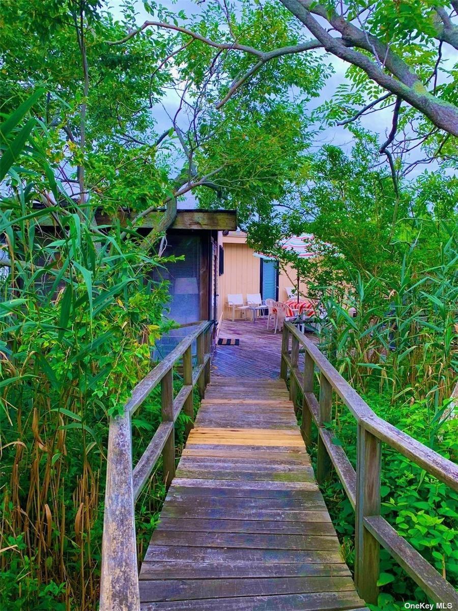 30 Gale Walk Seaview Seaview, NY 11770