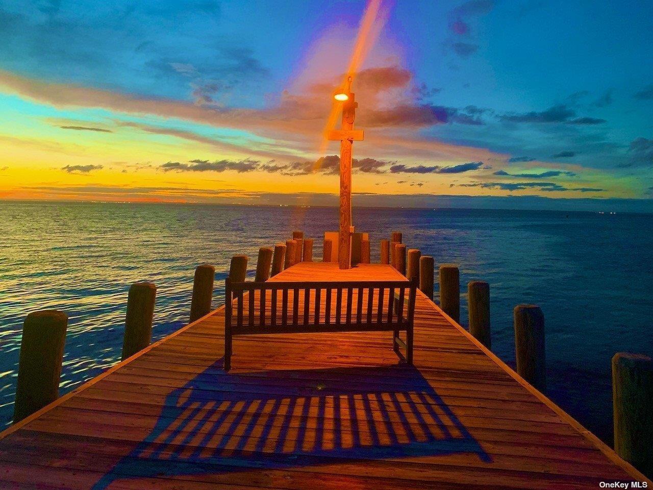 30 Gale Walk Seaview Seaview, NY 11770