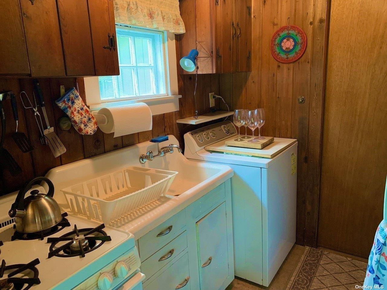 30 Gale Walk Seaview Seaview, NY 11770