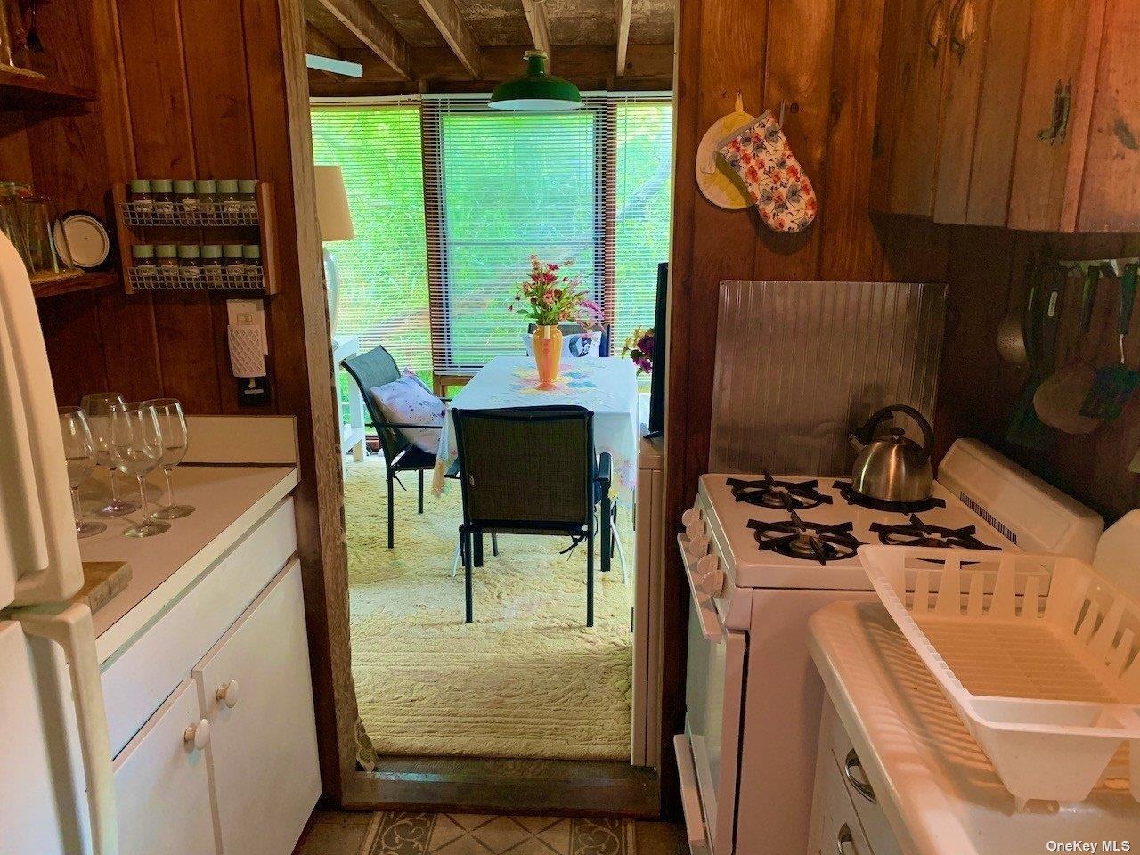 30 Gale Walk Seaview Seaview, NY 11770