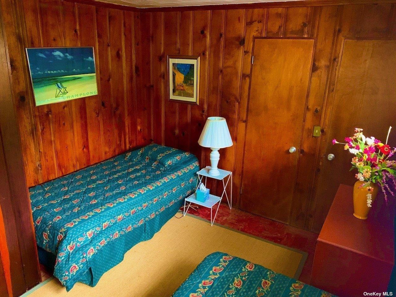 30 Gale Walk Seaview Seaview, NY 11770