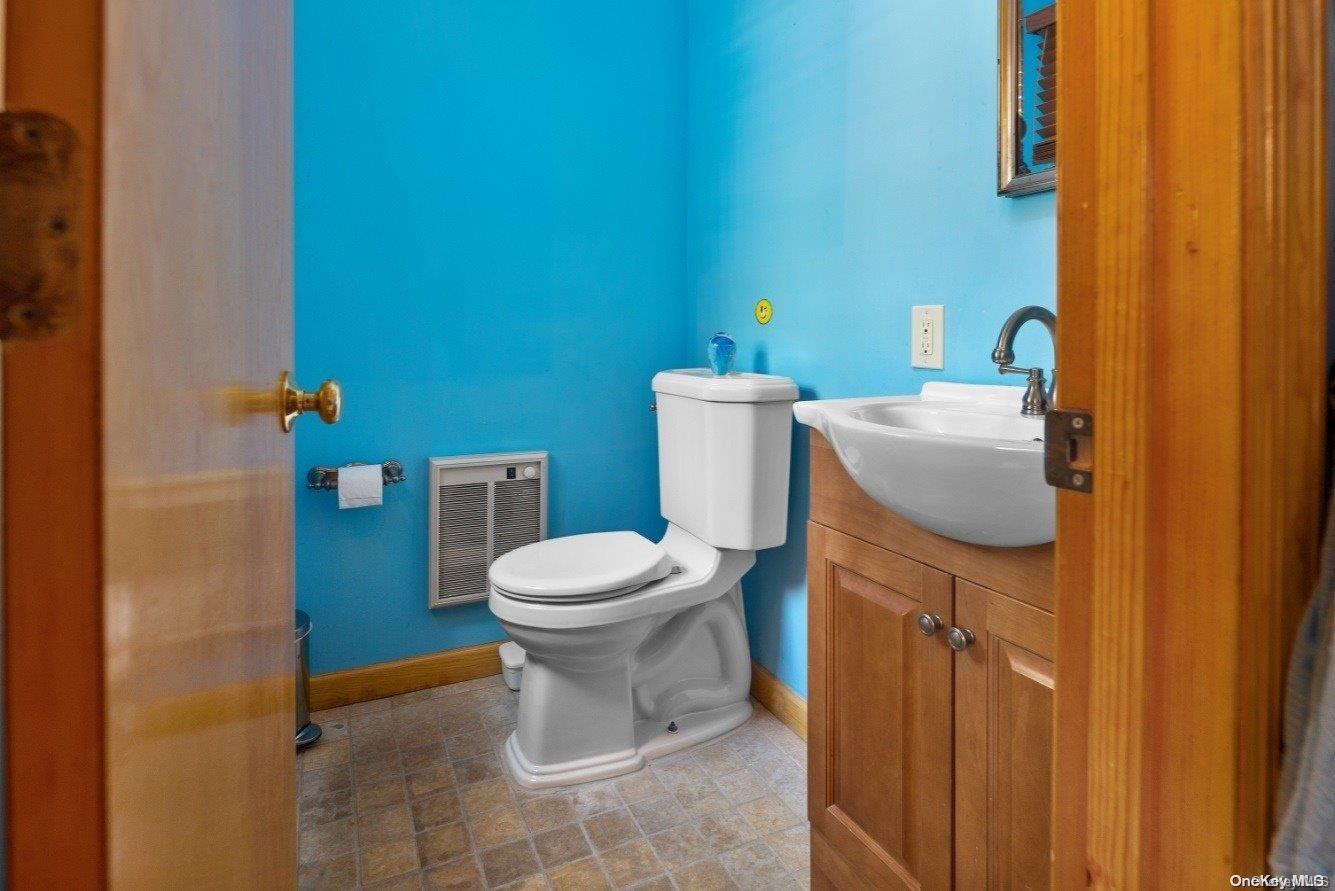 61 Ocean Road Ocean Beach Ocean Beach, NY 11770