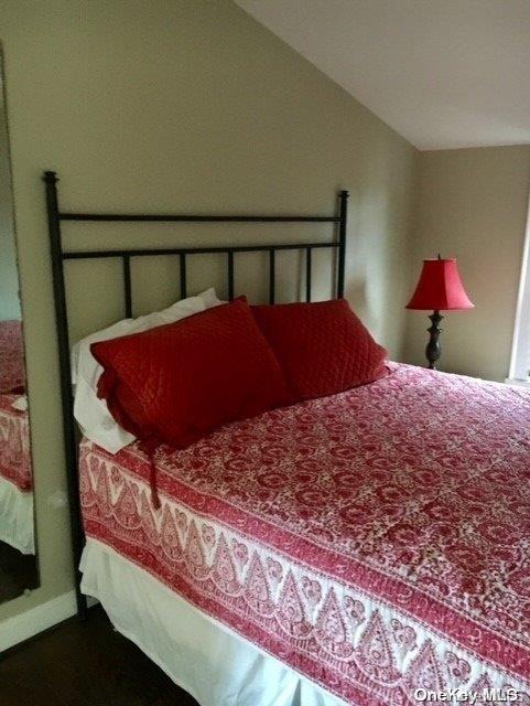 320 Frigate Rdw Ocean Beach Ocean Beach, NY 11770