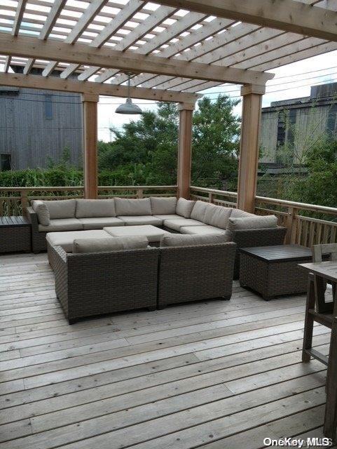 320 Frigate Rdw Ocean Beach Ocean Beach, NY 11770