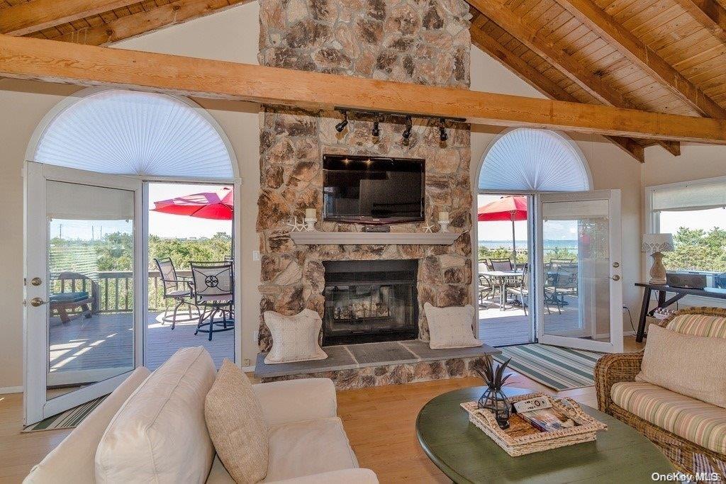 12 Sea Breeze Walk Atlantique Atlantique, NY 11706