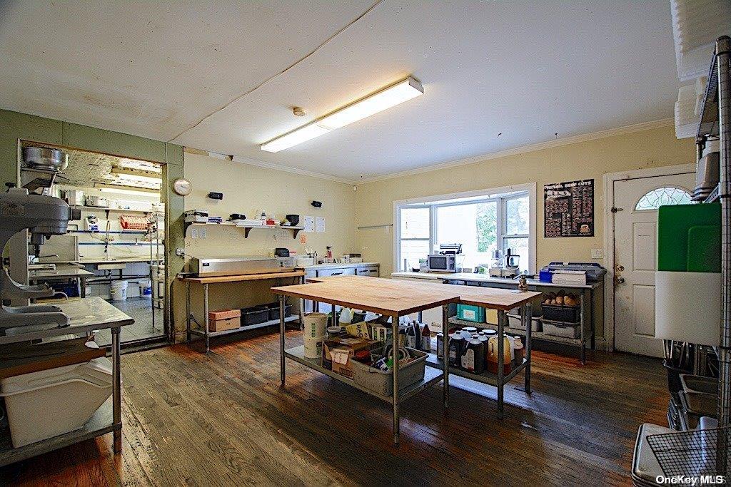 322 West Montauk Hampton Bays Hampton Bays, NY 11946