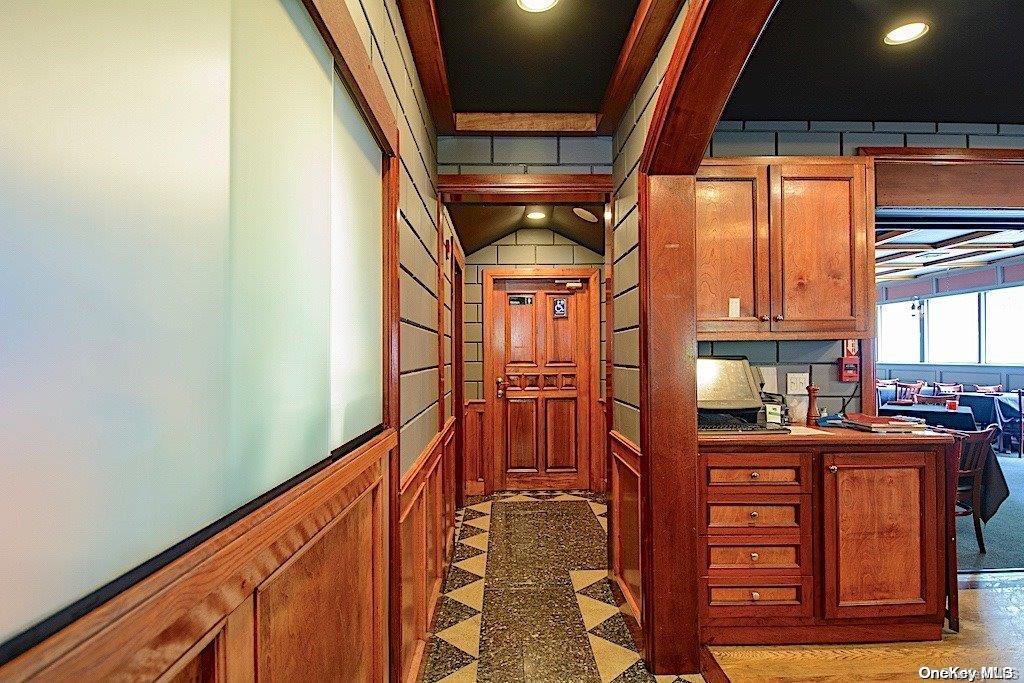 322 West Montauk Hampton Bays Hampton Bays, NY 11946