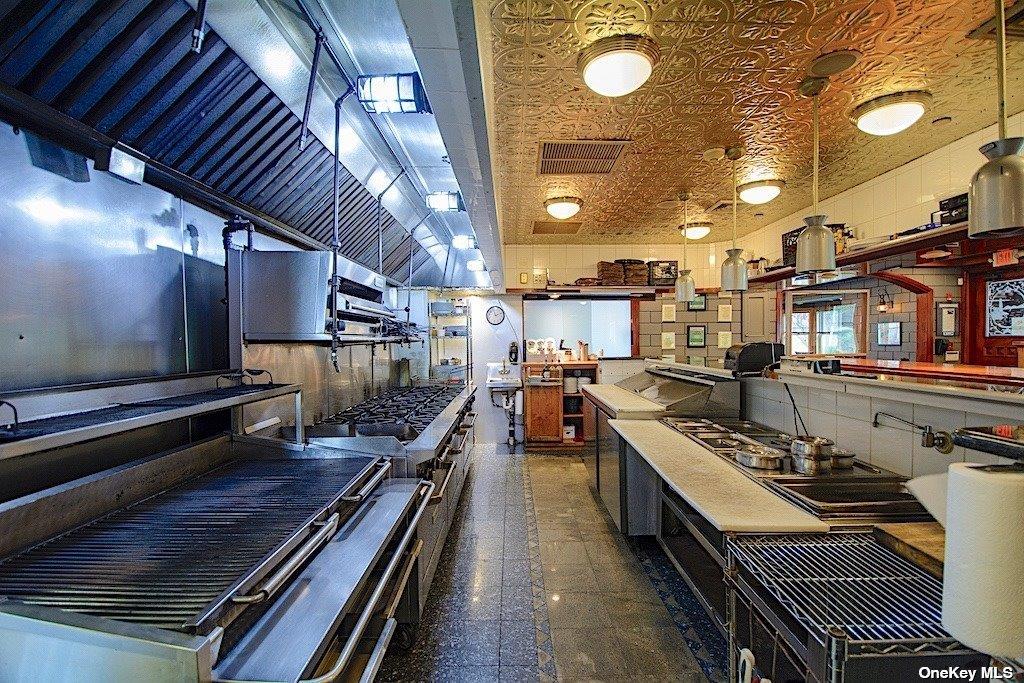 322 West Montauk Hampton Bays Hampton Bays, NY 11946