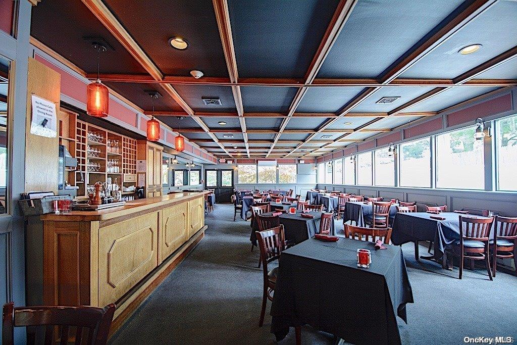 322 West Montauk Hampton Bays Hampton Bays, NY 11946