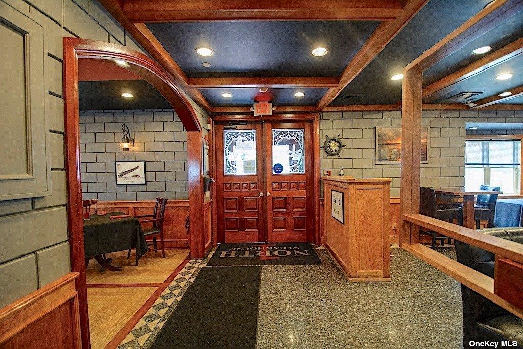 322 West Montauk Hampton Bays Hampton Bays, NY 11946