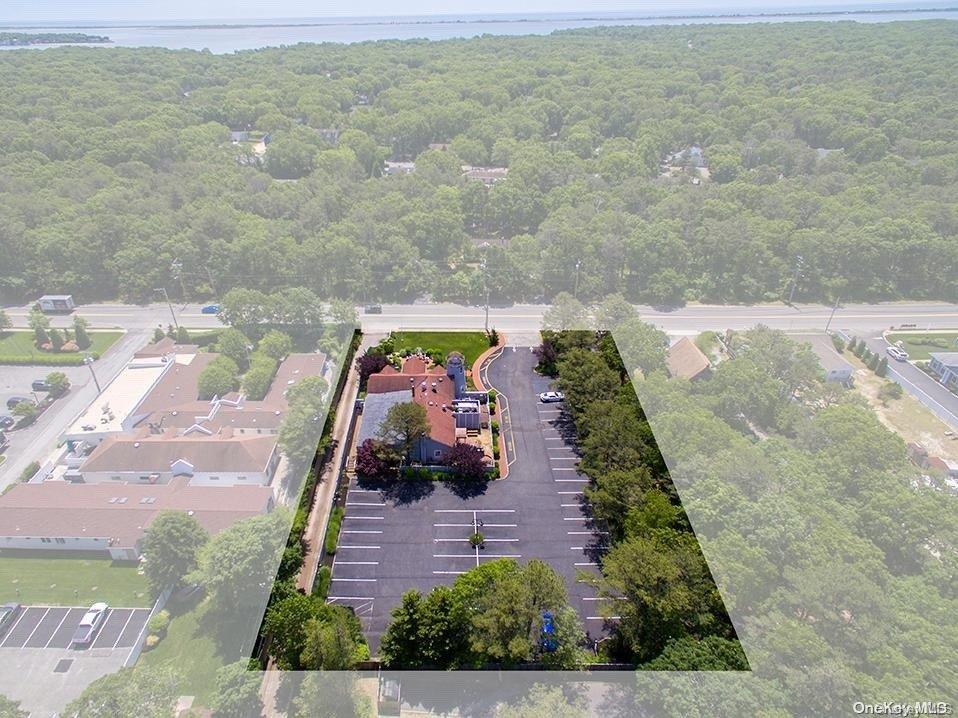 322 West Montauk Hampton Bays Hampton Bays, NY 11946