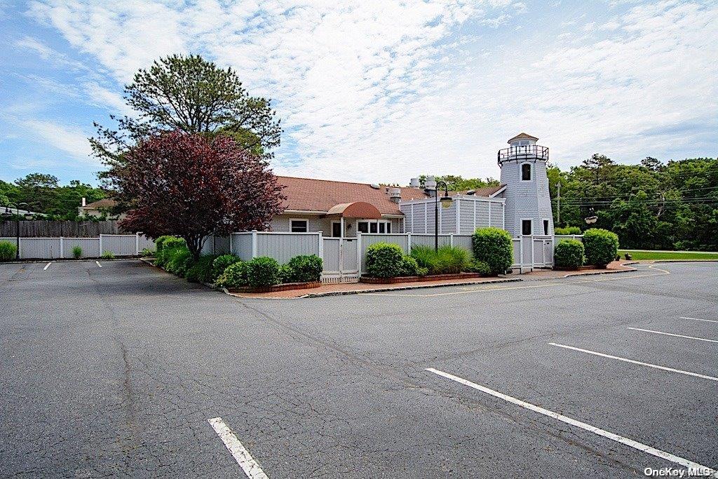322 West Montauk Hampton Bays Hampton Bays, NY 11946
