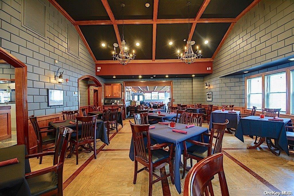 322 West Montauk Hampton Bays Hampton Bays, NY 11946