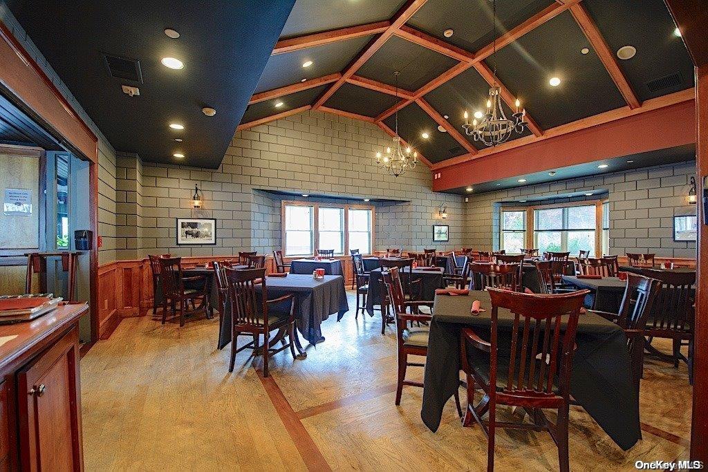 322 West Montauk Hampton Bays Hampton Bays, NY 11946