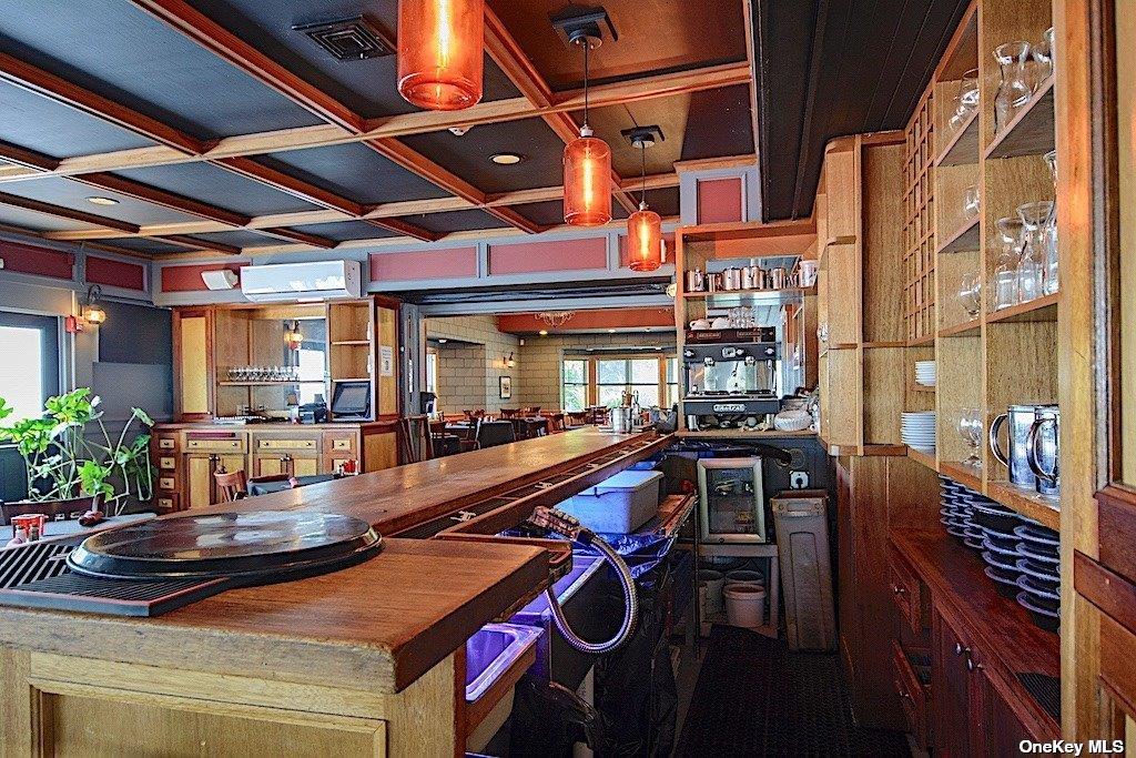 322 West Montauk Hampton Bays Hampton Bays, NY 11946