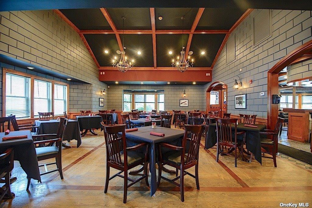 322 West Montauk Hampton Bays Hampton Bays, NY 11946