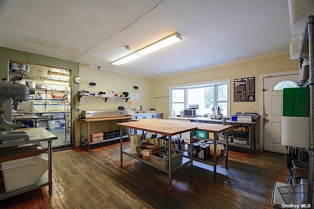 322 West Montauk Hampton Bays Hampton Bays, NY 11946