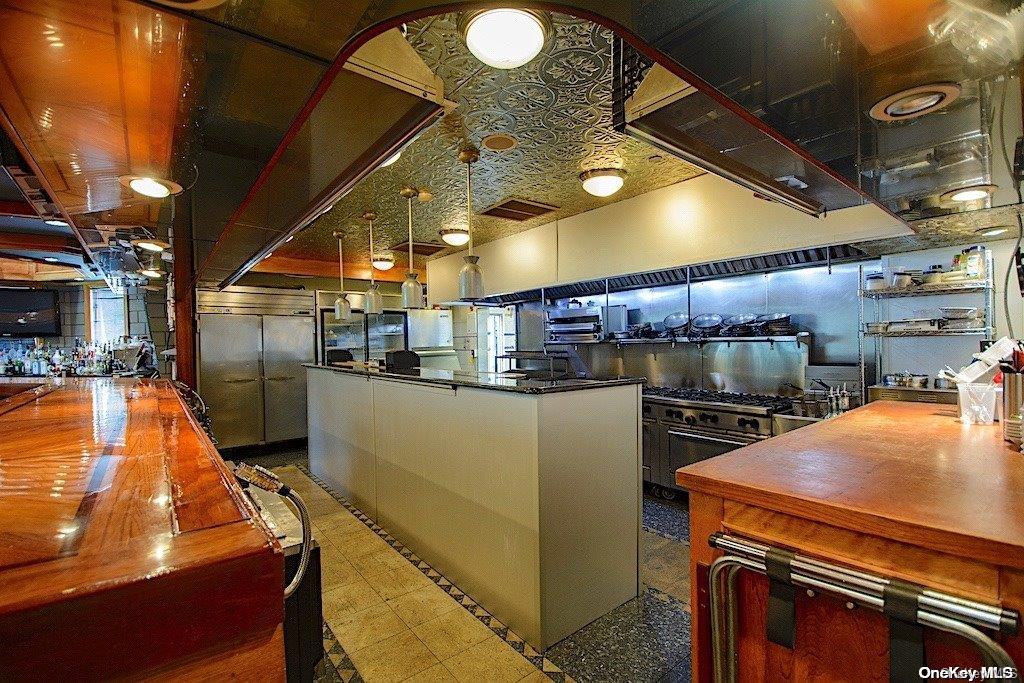 322 West Montauk Hampton Bays Hampton Bays, NY 11946