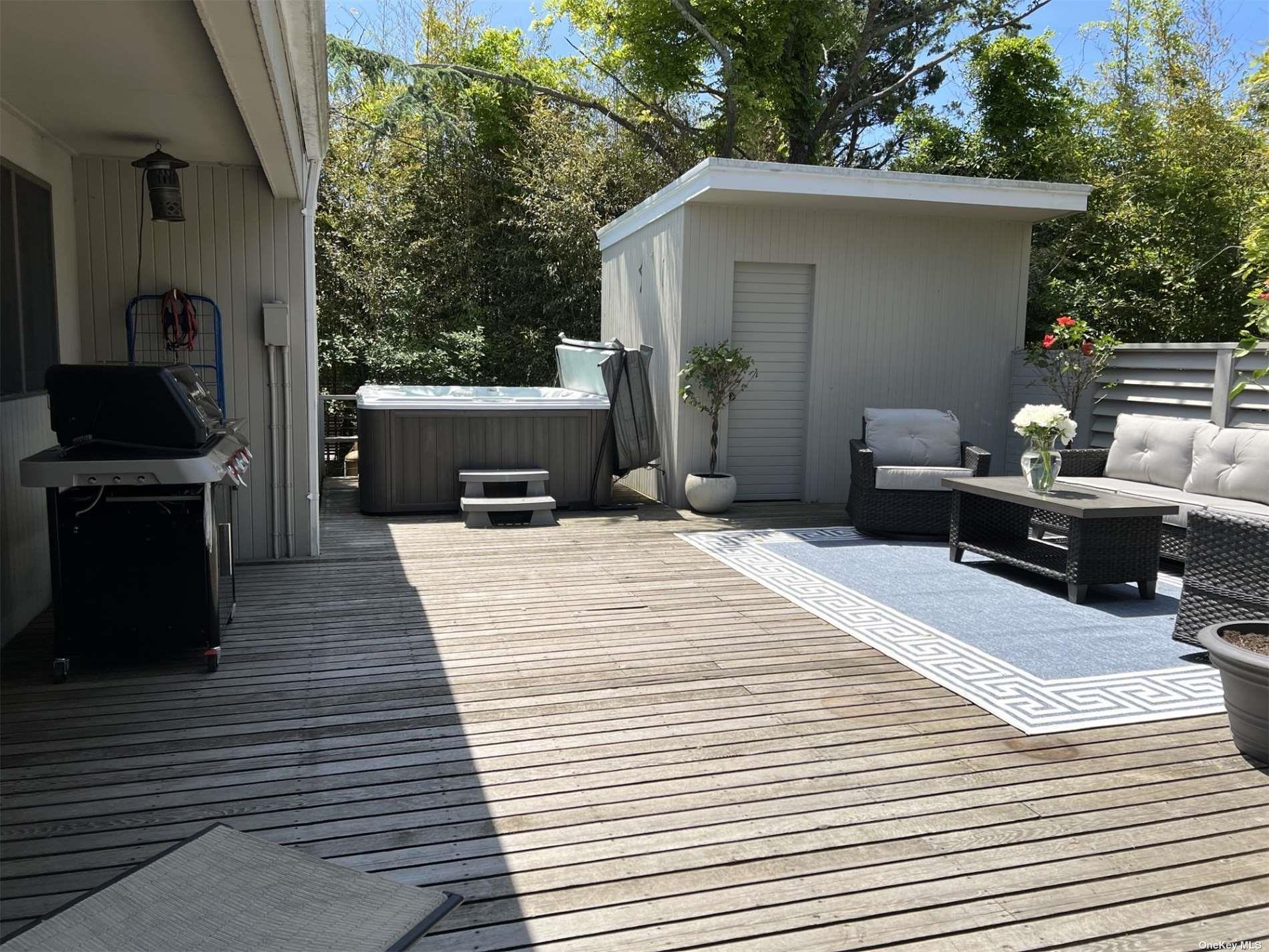 37 Kelp Walk Seaview Seaview, NY 11770