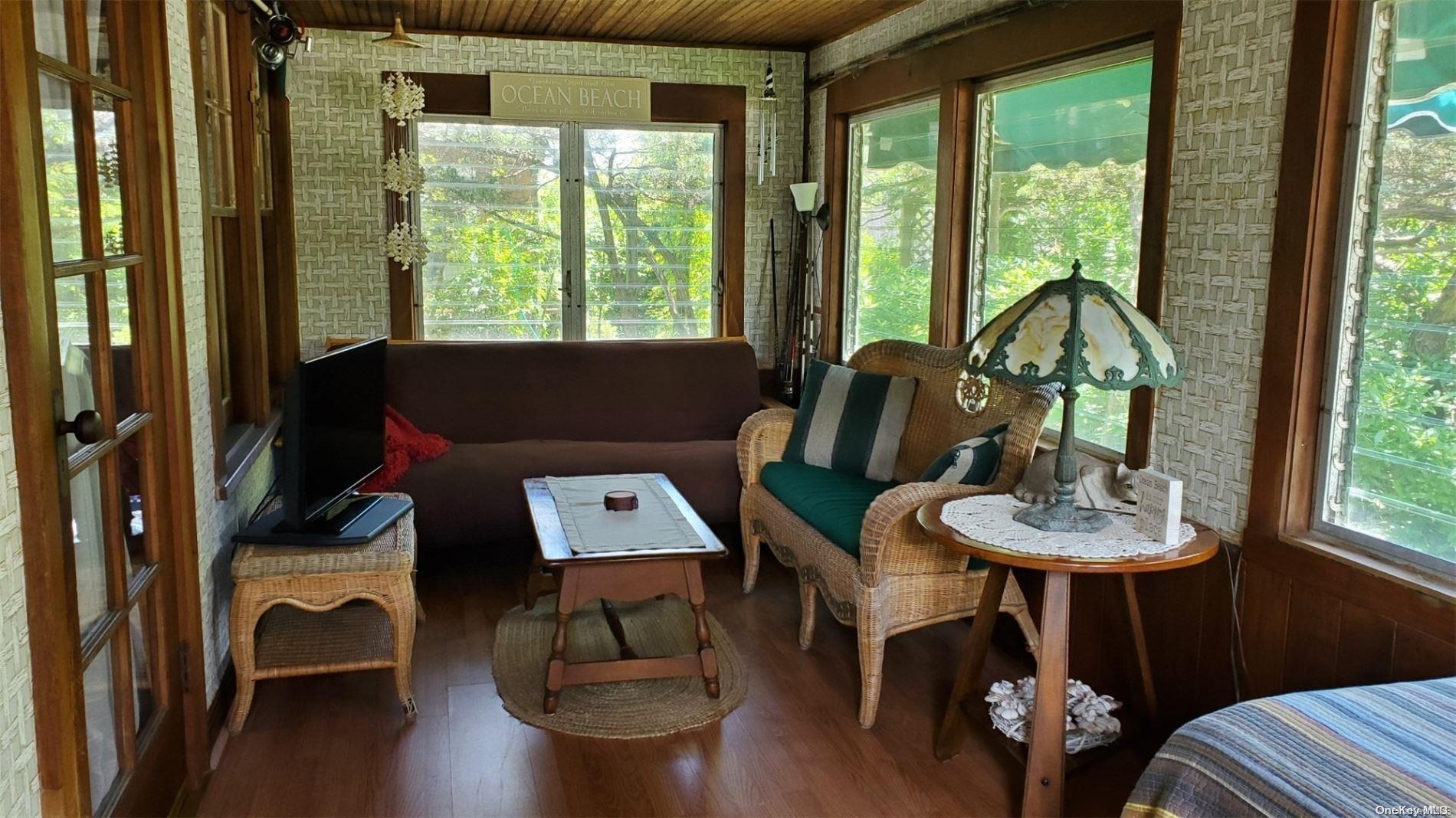 250 Cottage Walk Ocean Beach Ocean Beach NY 11770