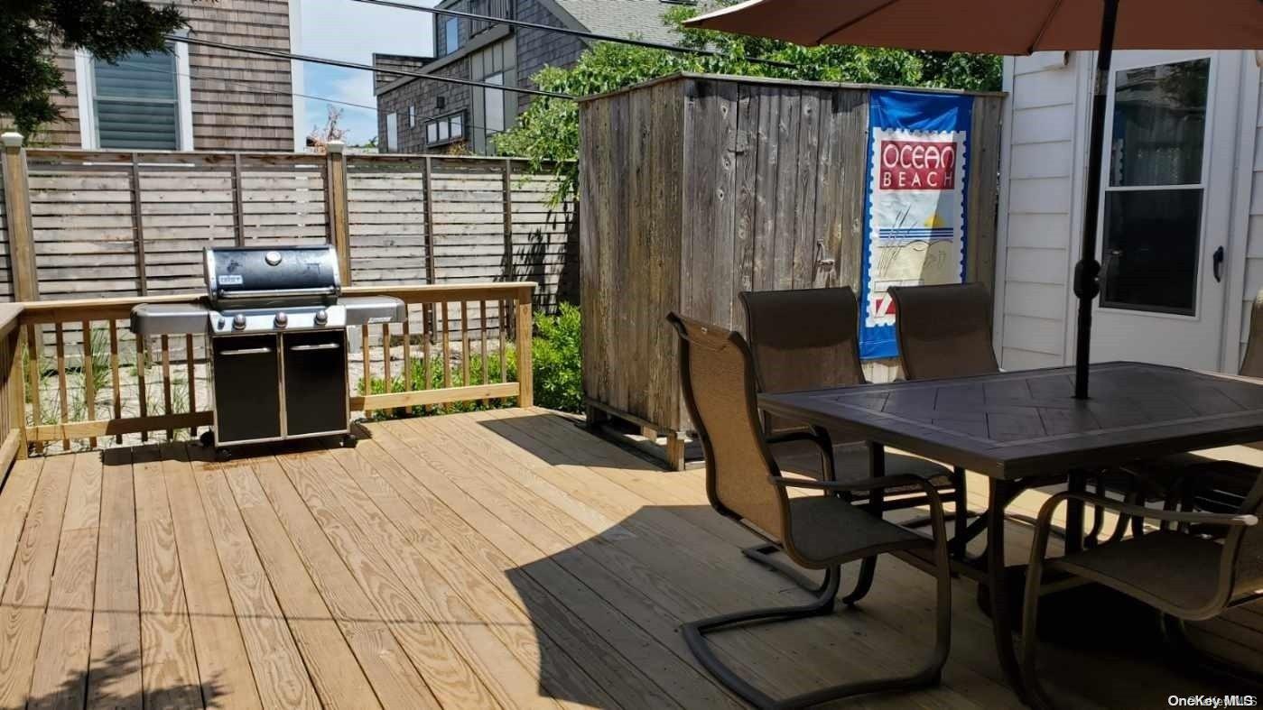 250 Cottage Walk Ocean Beach Ocean Beach NY 11770