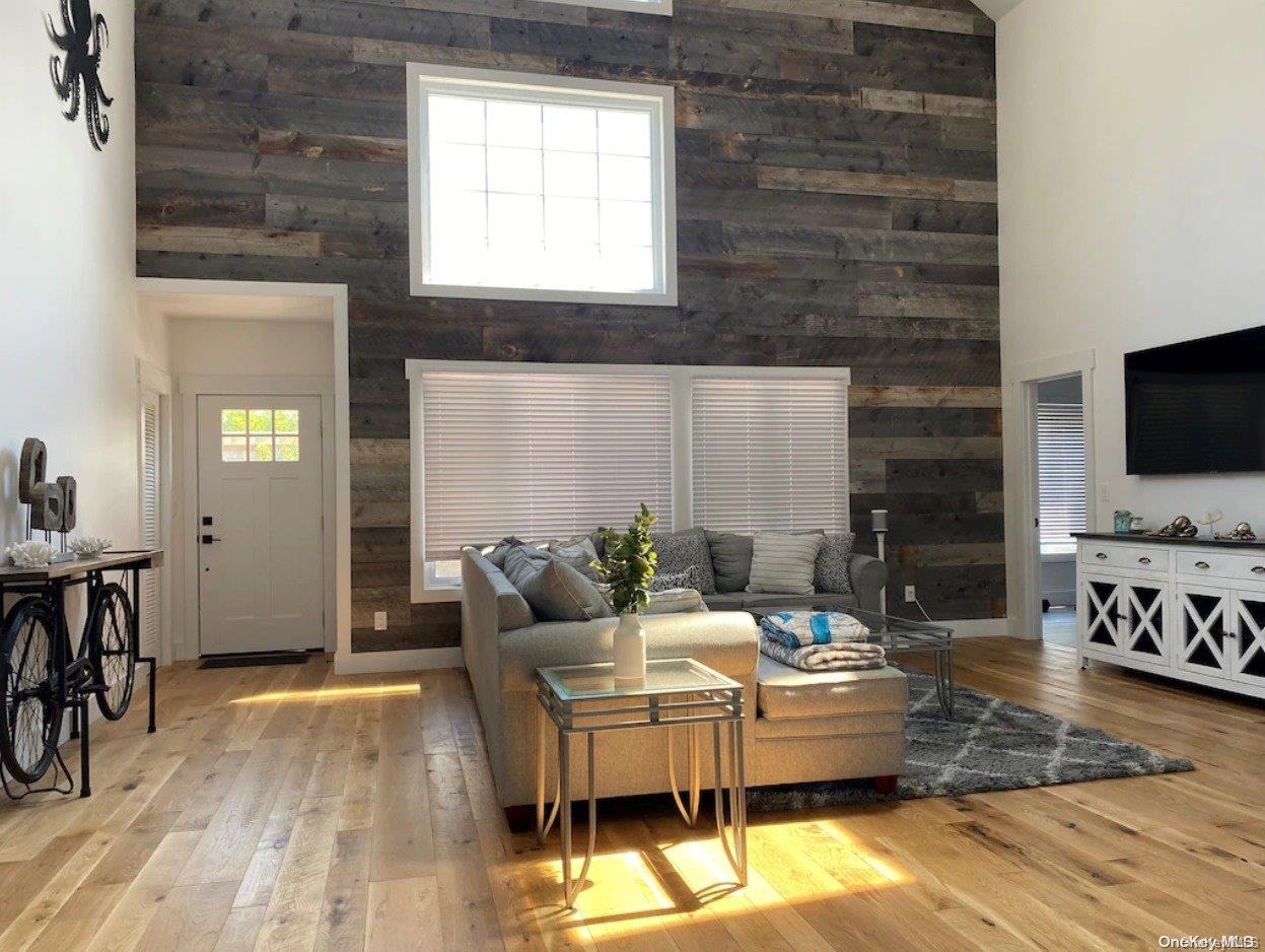 285 Cottage Walk Ocean Beach Ocean Beach, NY 11770