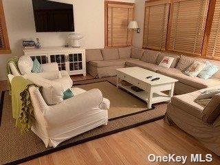 45 Evergreen Walk Seaview Seaview, NY 11770