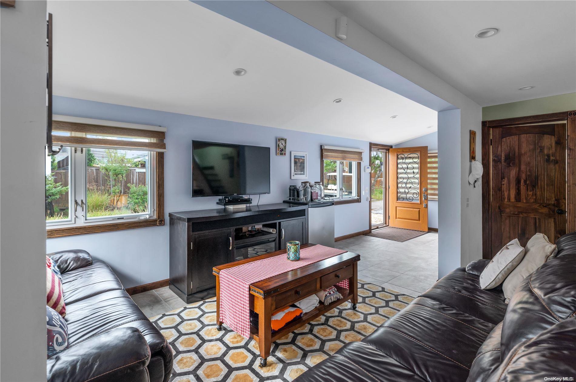 289 Cottage Walk Ocean Beach Ocean Beach, NY 11770