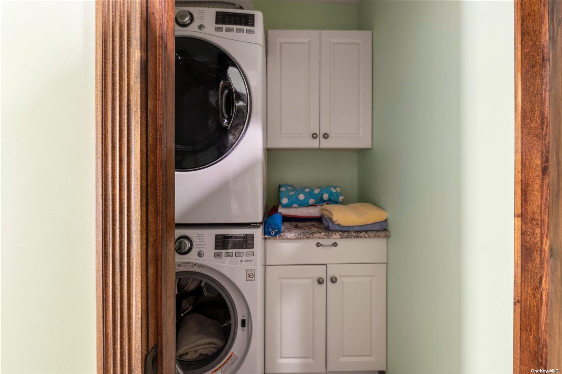 289 Cottage Walk Ocean Beach Ocean Beach, NY 11770