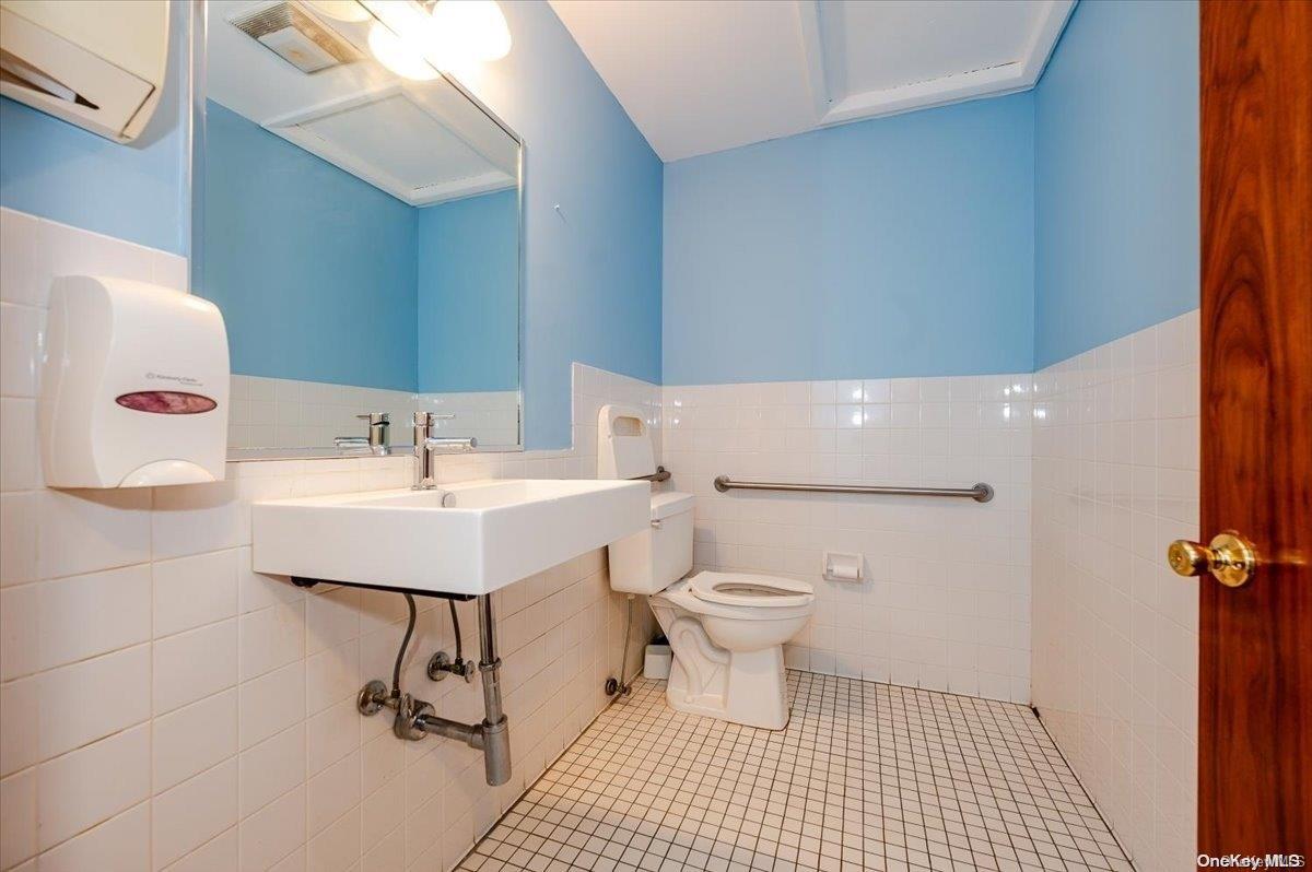 800 Montauk Highway West Islip West Islip, NY 11795