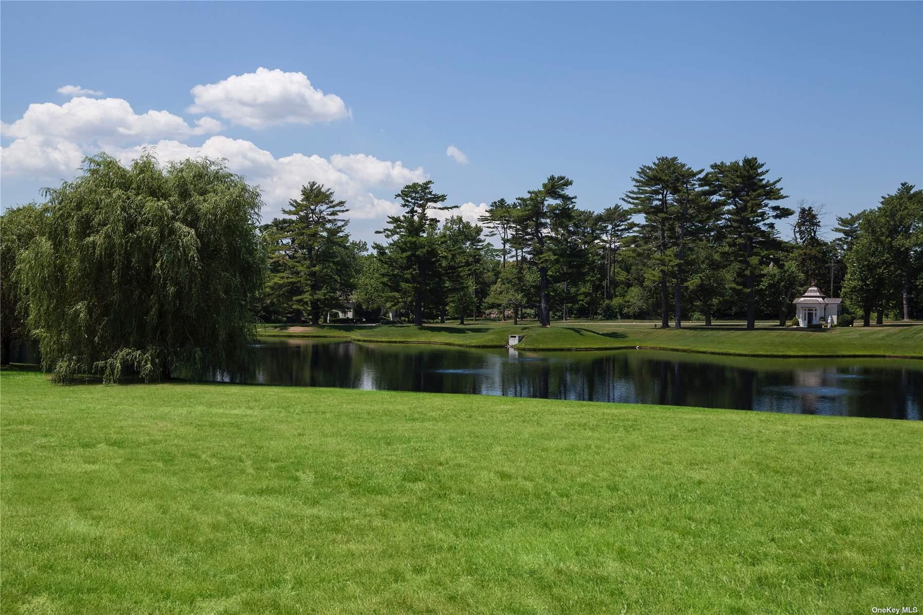 6 Canter Lane Old Westbury Old Westbury, NY 11568