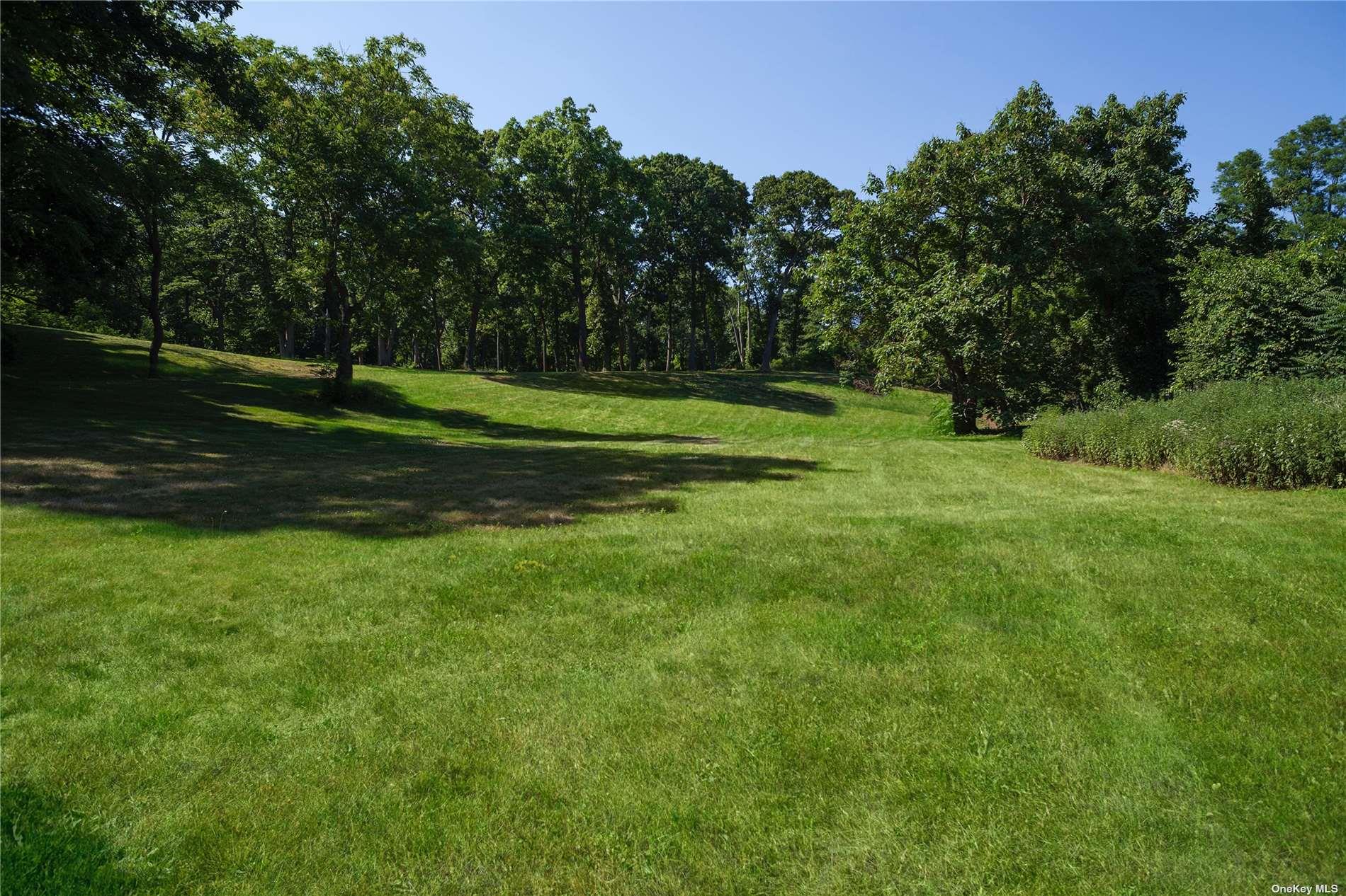 8 Spring Hill Lane Old Westbury Old Westbury, NY 11568