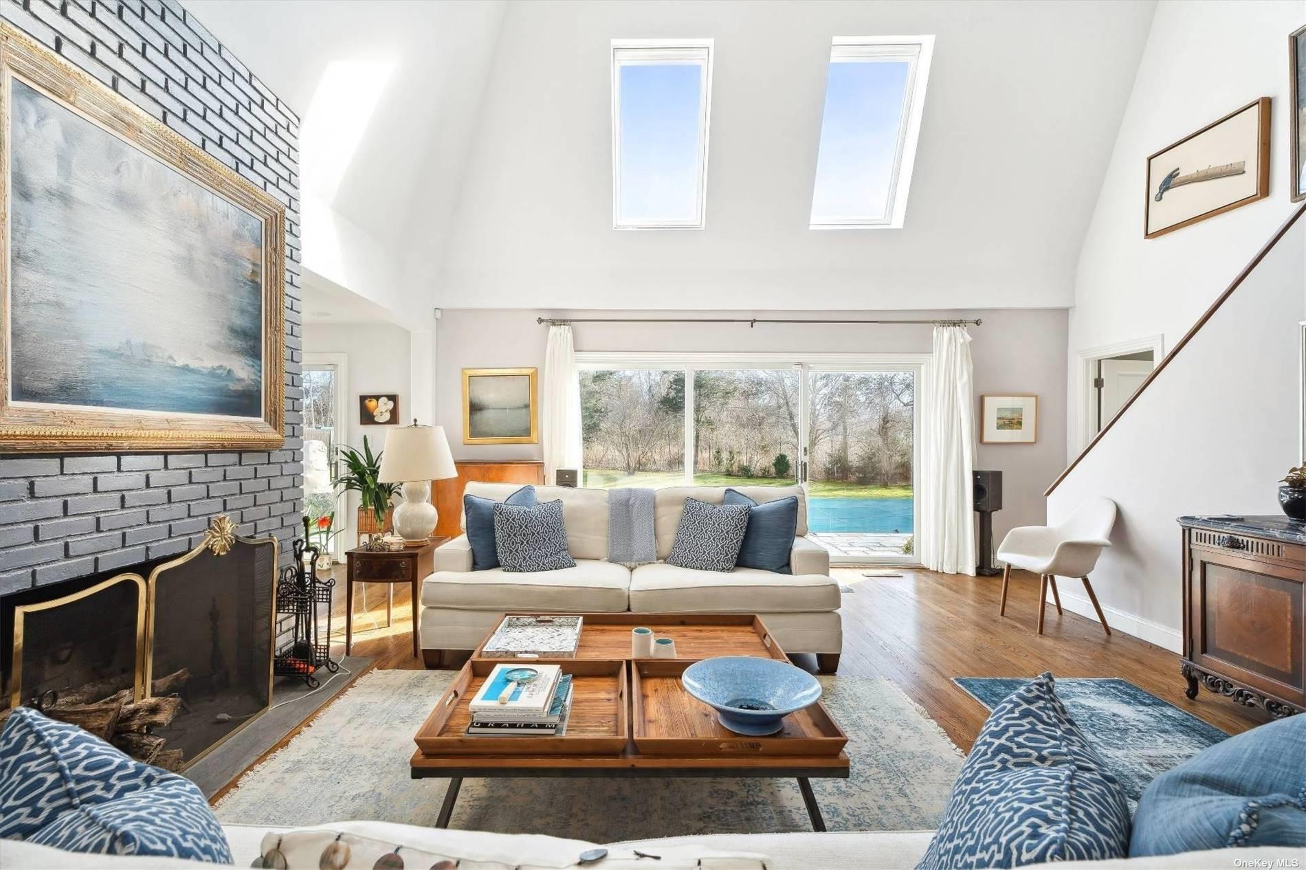 686 Hill Street Southampton Southampton, NY 11968