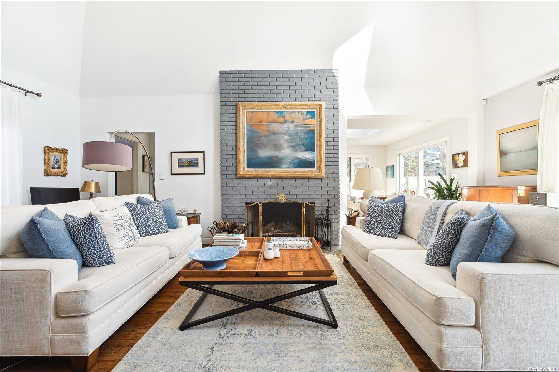 686 Hill Street Southampton Southampton, NY 11968