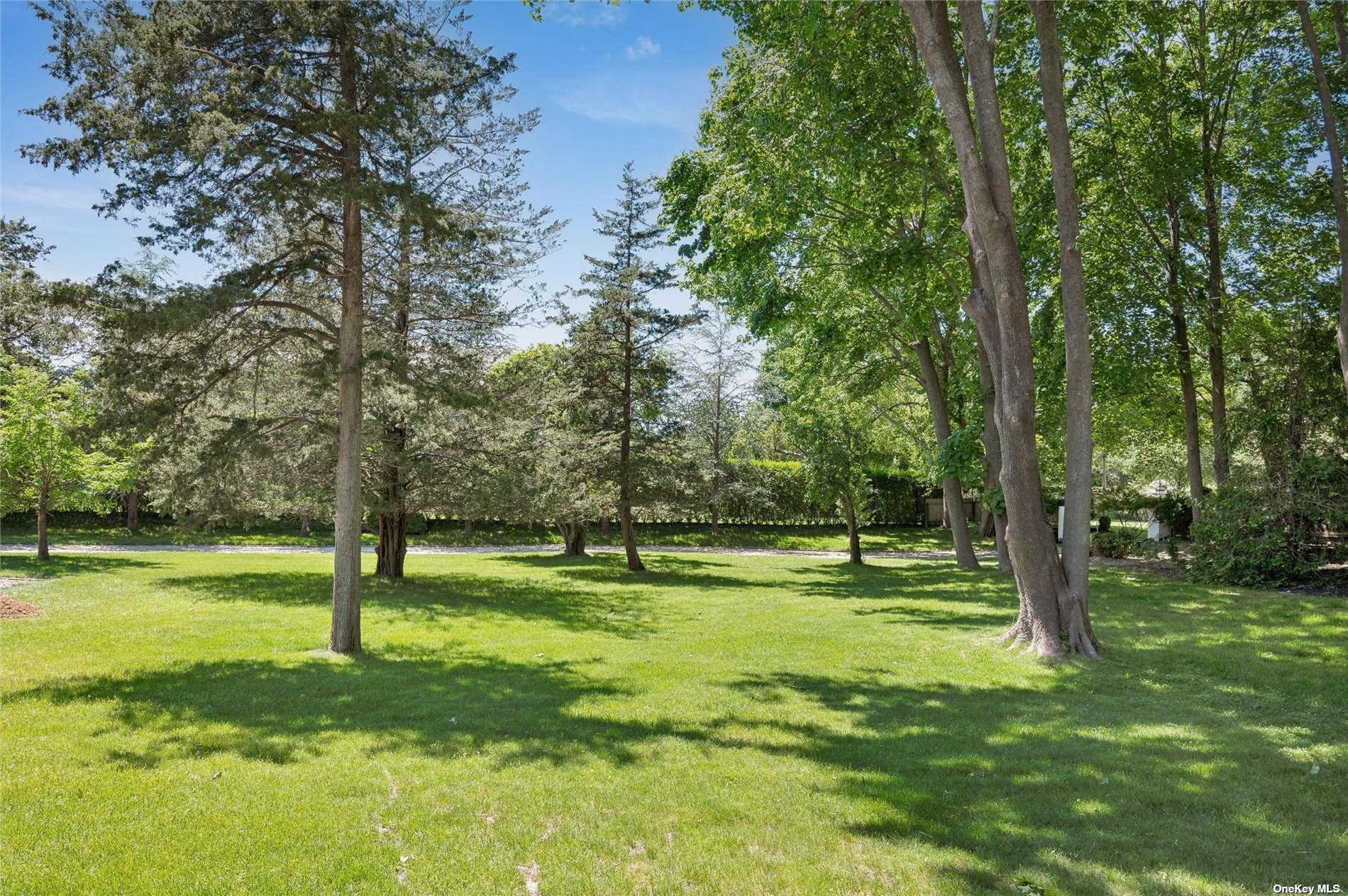 686 Hill Street Southampton Southampton, NY 11968