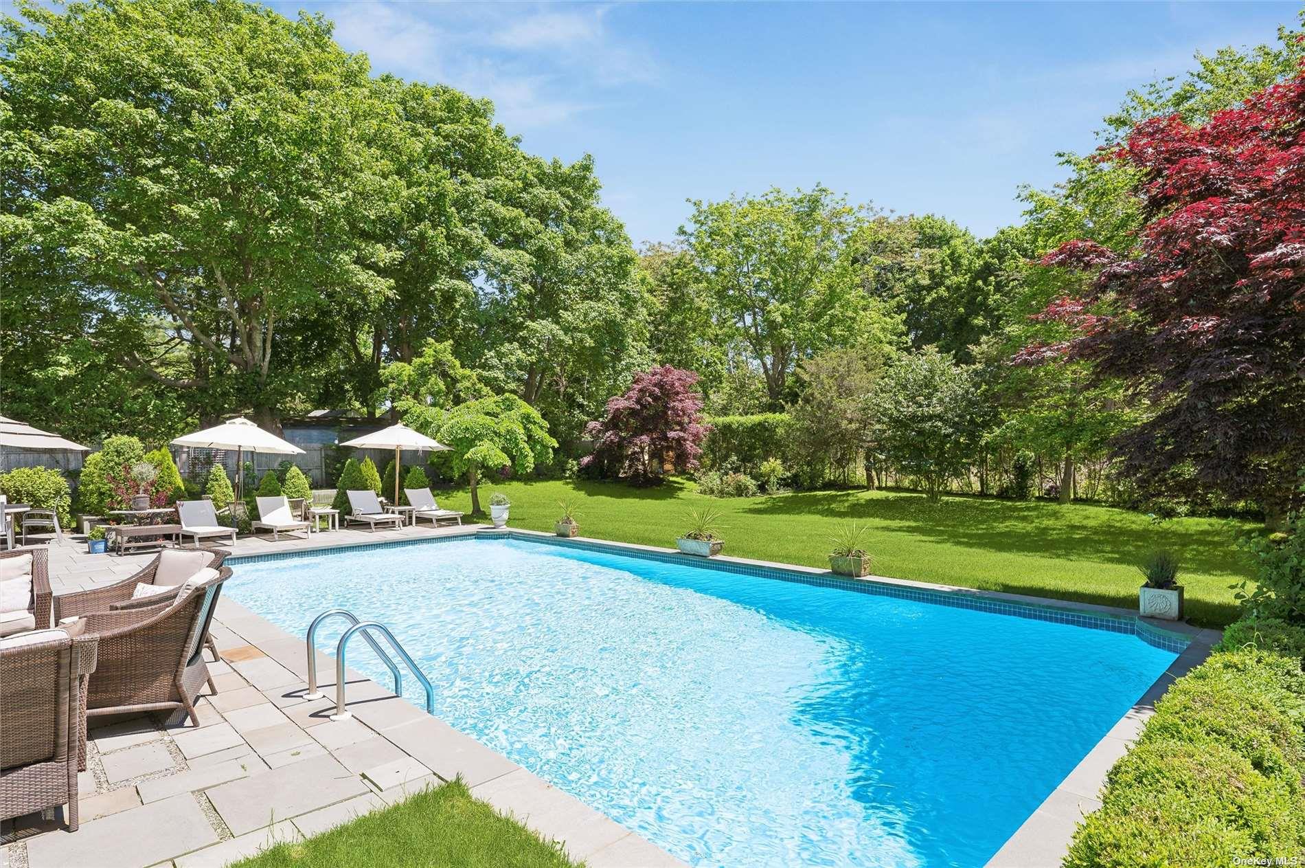 686 Hill Street Southampton Southampton, NY 11968